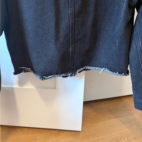 Distressed Cropped Jean Jacket - Picture 4 of 5